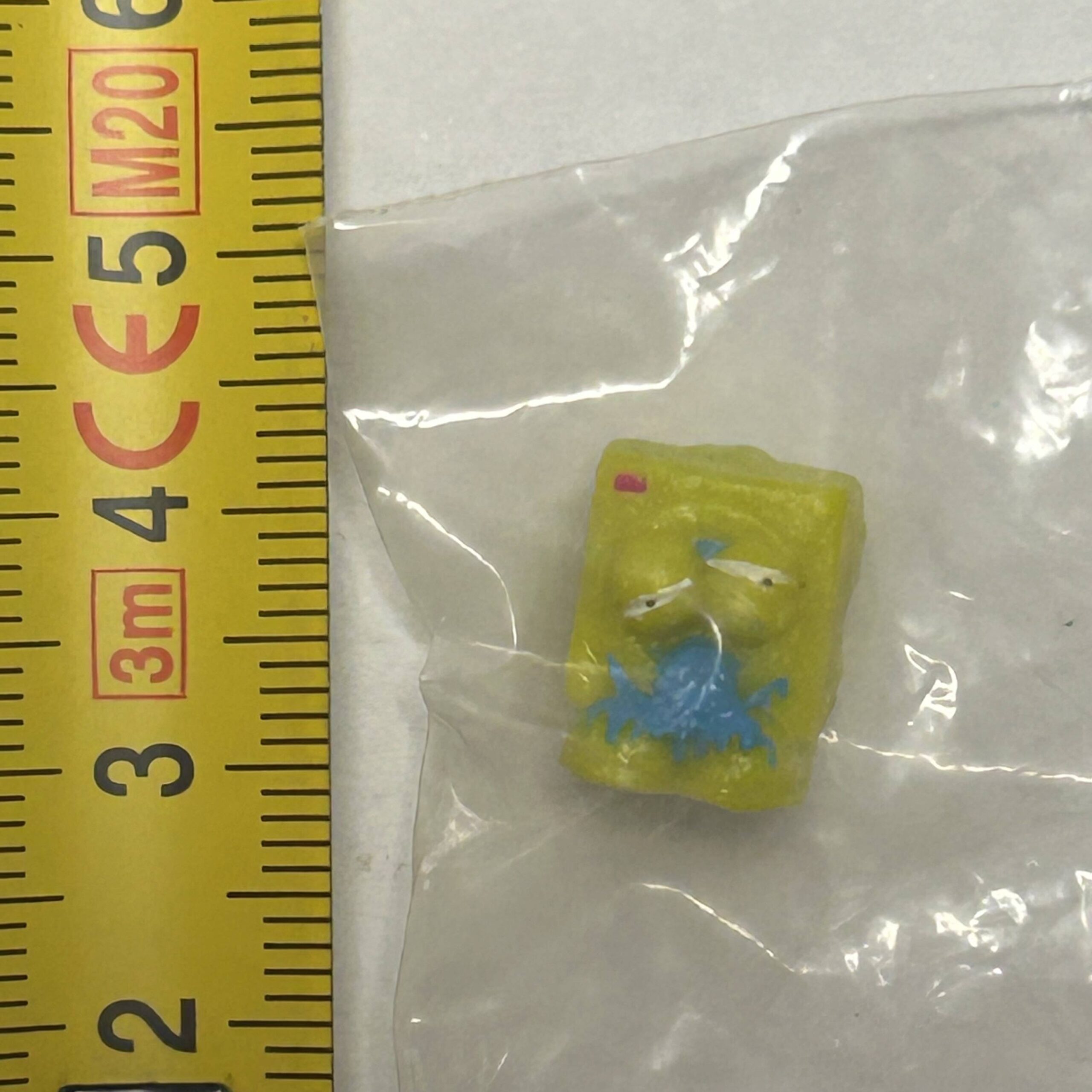 4.99-1-Trash Pack Series 4 Rotten Dryer Trash Pack Series 4 Rotten Dryer Rare Yellow - Original Moose Toys Trashies Mini Figure