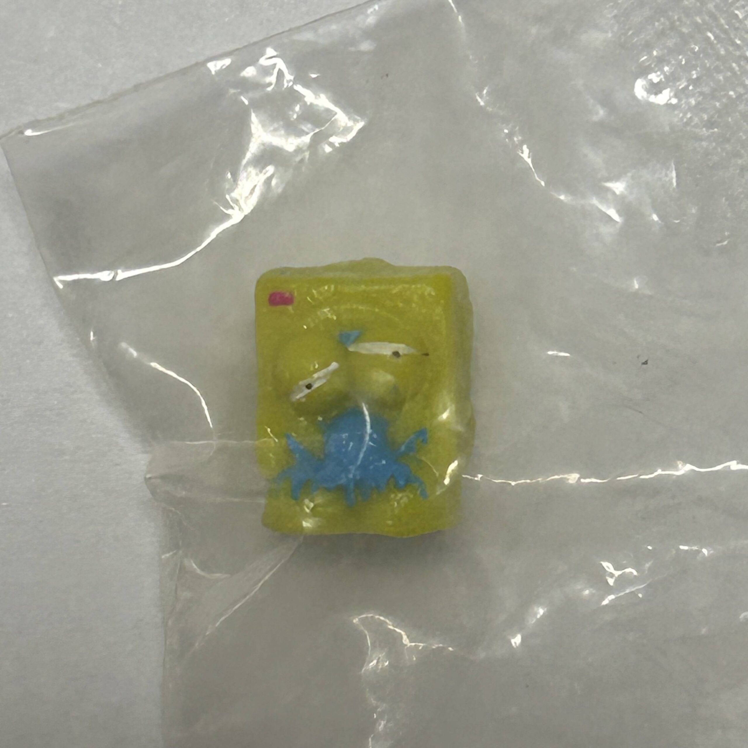 Trash Pack Series 4 Rotten Dryer Rare Yellow - Original Moose Toys Trashies Mini Figure Trash Pack Series 4 Rotten Dryer Rare Yellow - Original Moose Toys Trashies Mini Figure