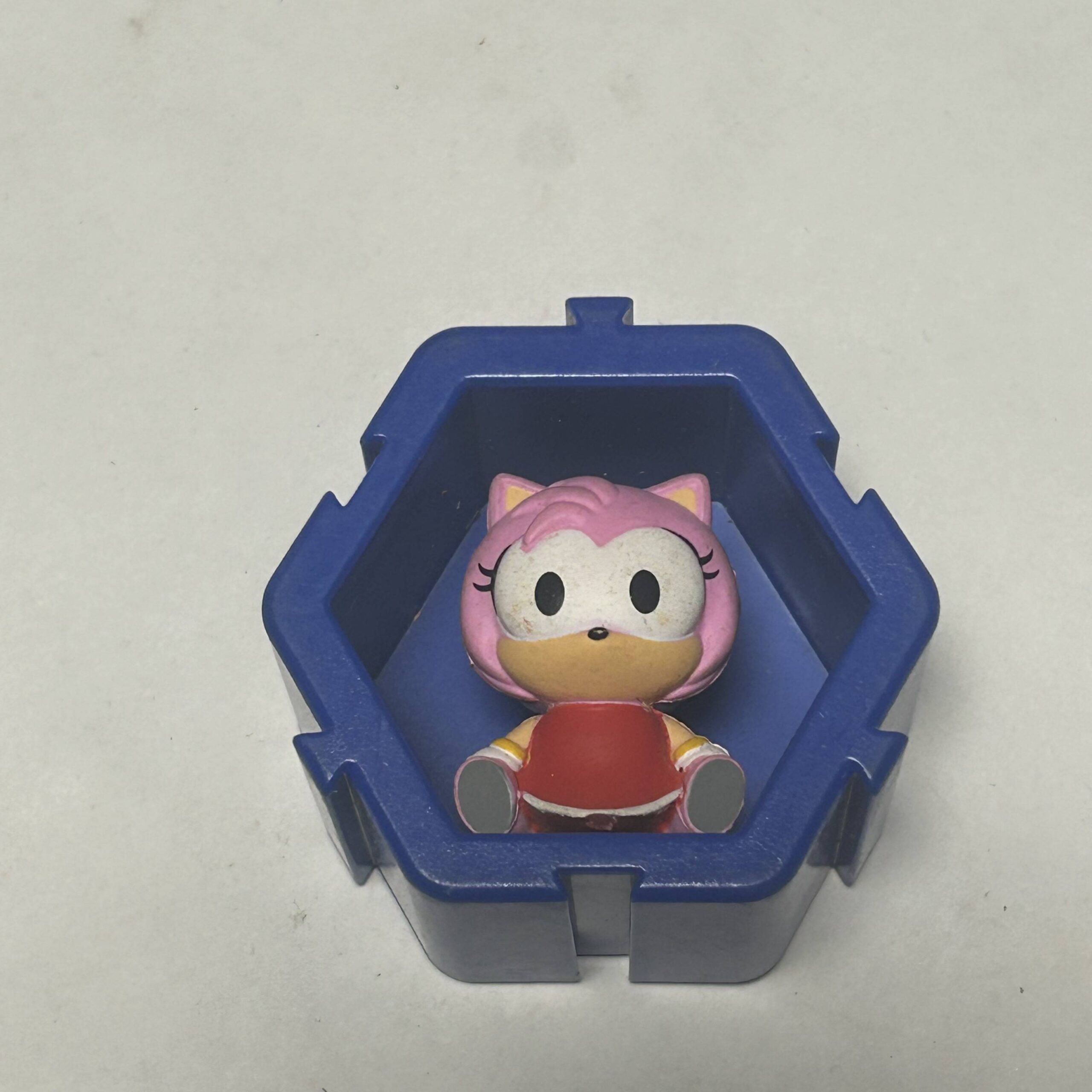 NANO PODS Connectable Hexagon Mini Figure, Stackable Display Collectible – Amy Rose-Black Eyes NANO PODS Connectable Hexagon Mini Figure, Stackable Display Collectible – Amy Rose-Black Eyes