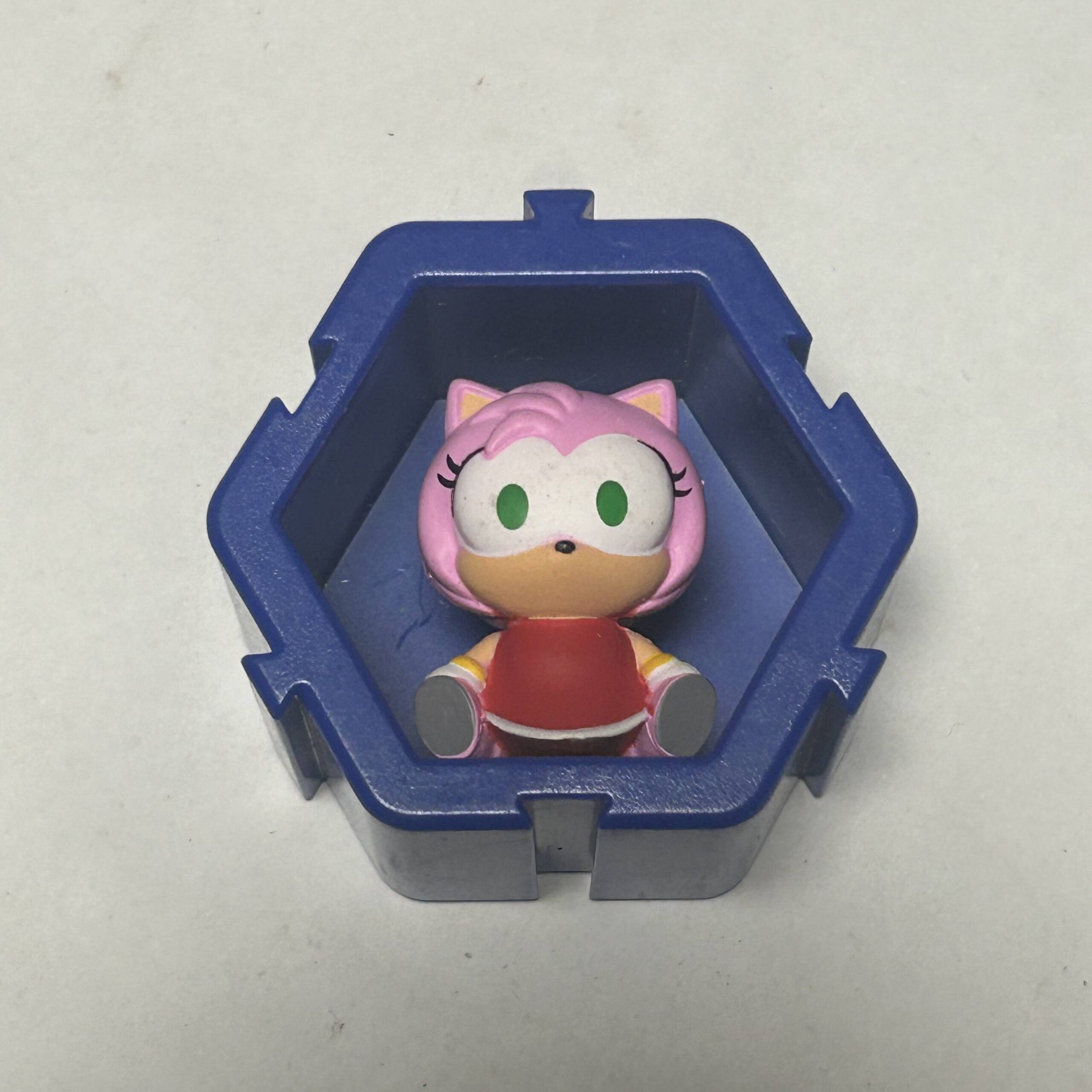 WOW! Stuff NANO PODS The Connectable Collectable Hex Mini Figure – Amy Rose-Blue Eyes